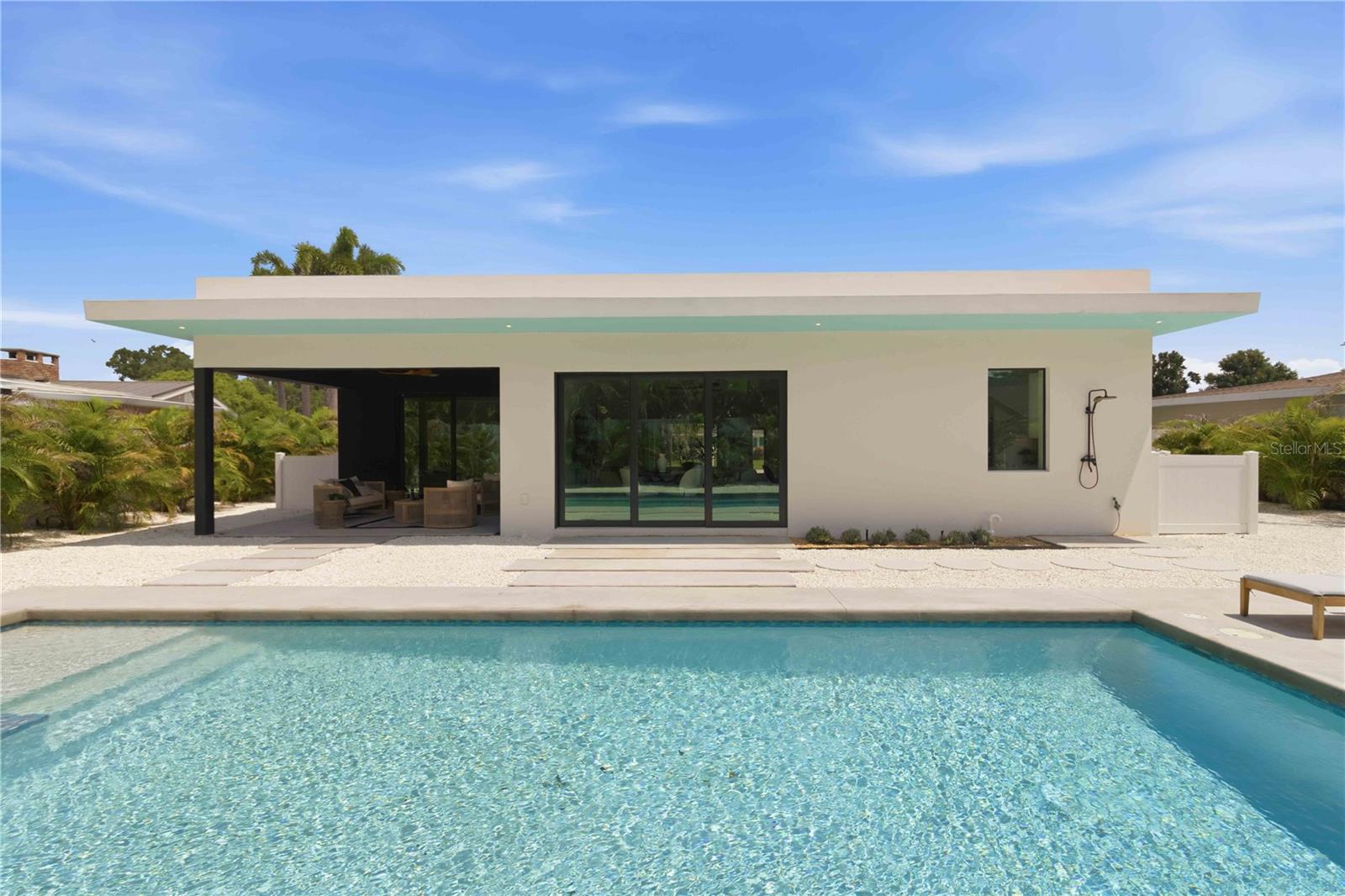 2306 VALENCIA DR