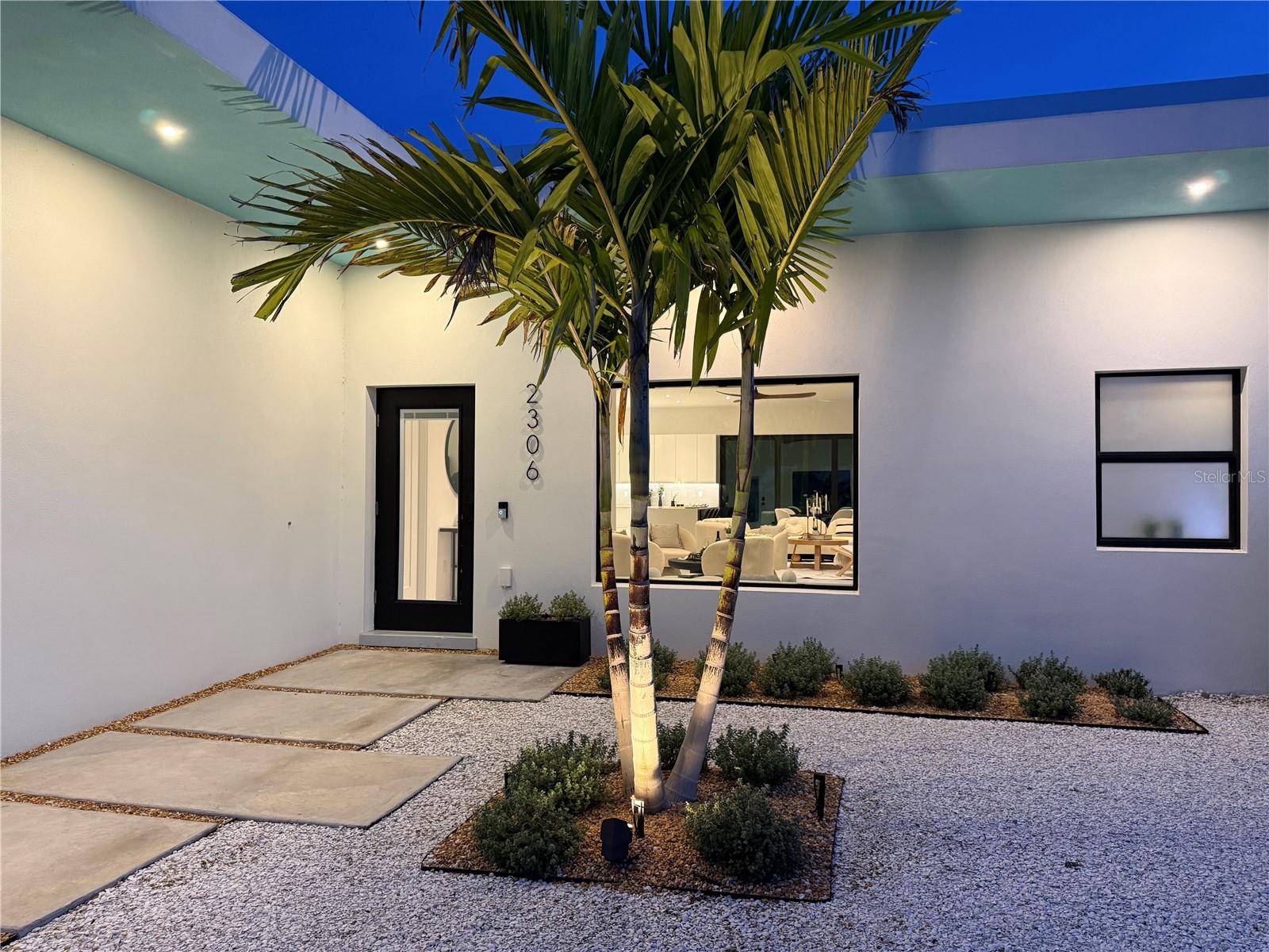 2306 VALENCIA DR