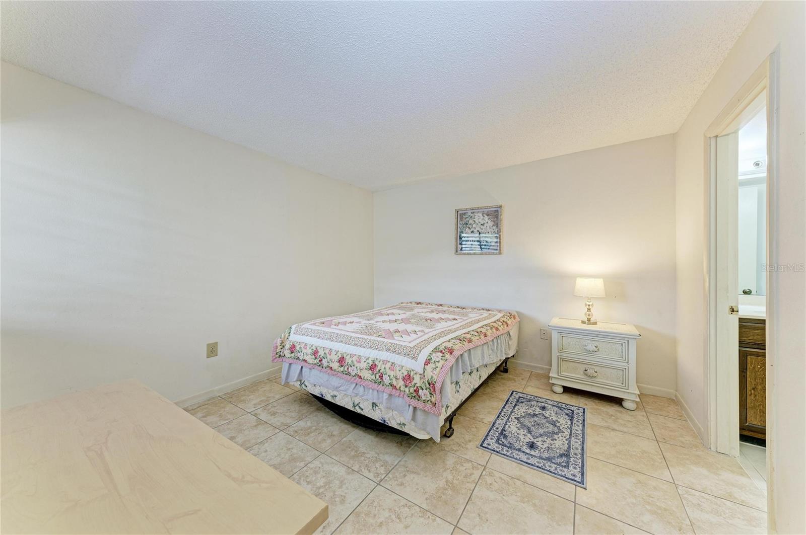 5200 LAKE VILLAGE DR #5200