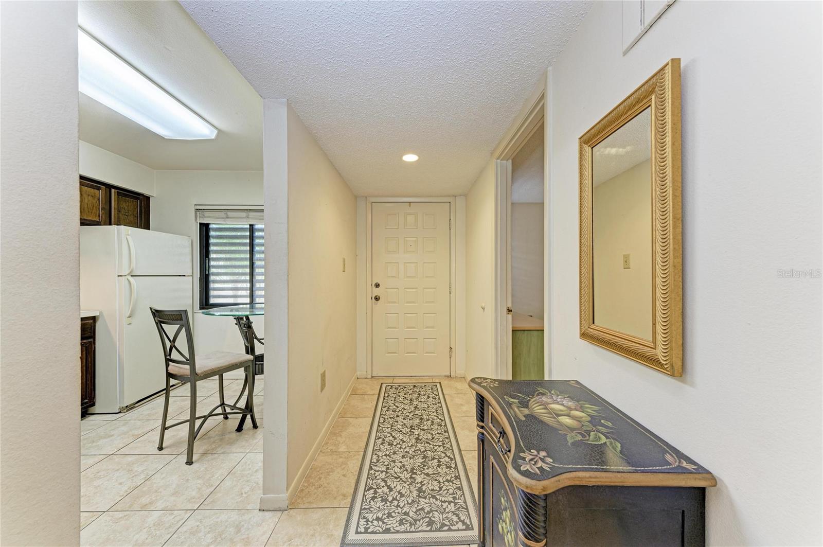 5200 LAKE VILLAGE DR #5200