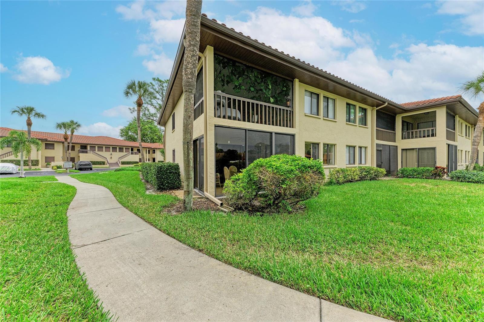 5200 LAKE VILLAGE DR #5200