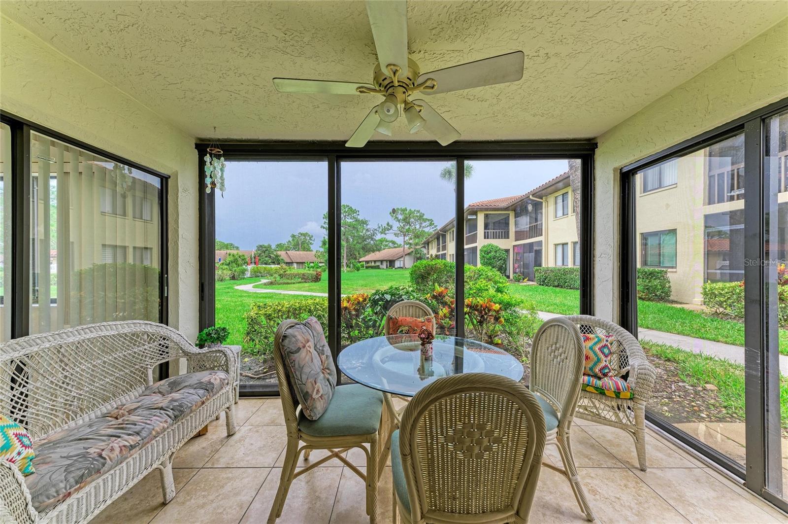 5200 LAKE VILLAGE DR #5200