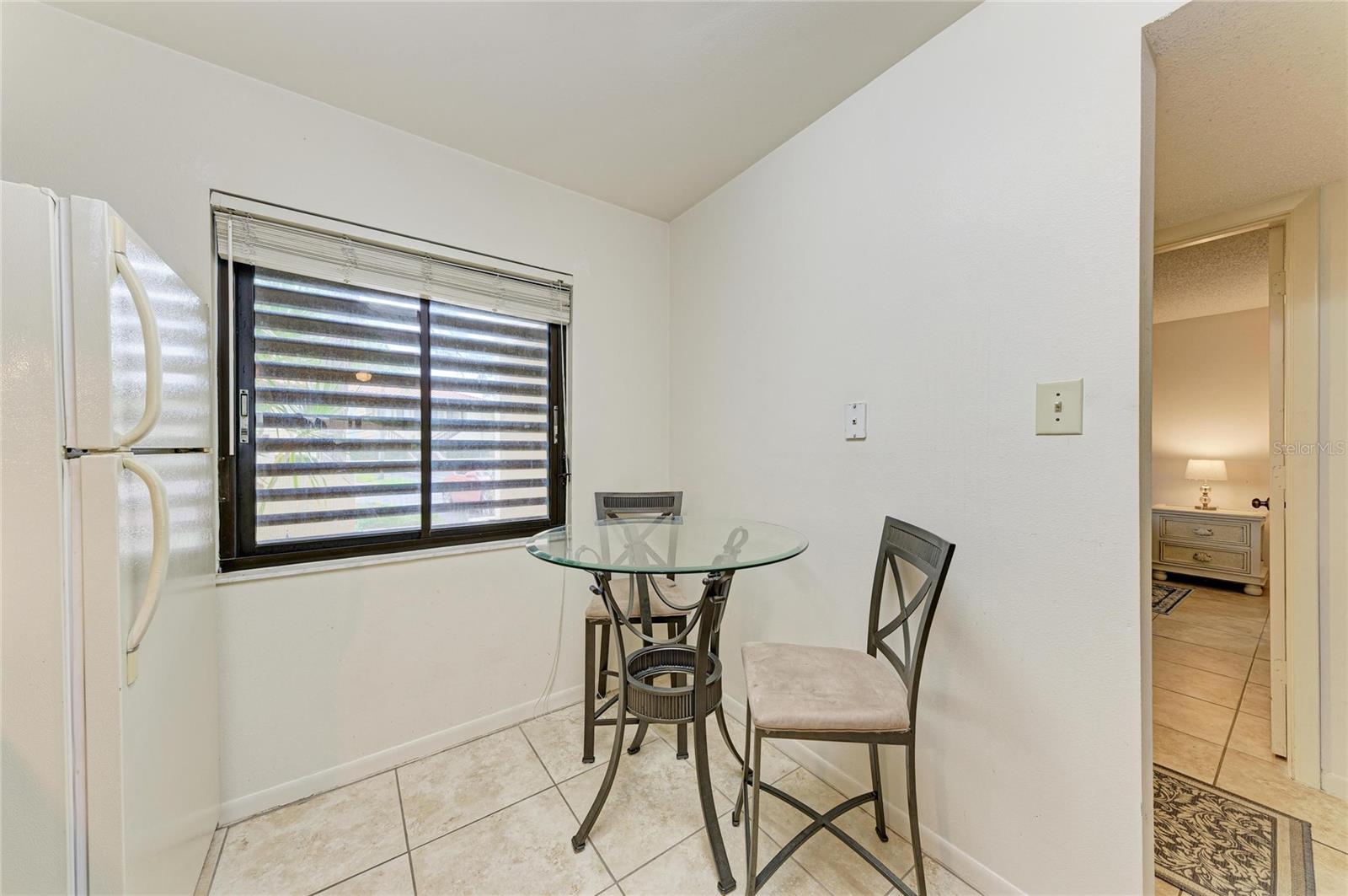 5200 LAKE VILLAGE DR #5200