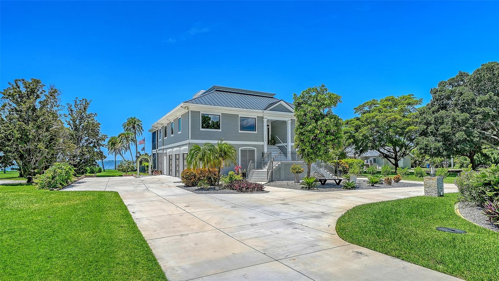 7418 WESTMORELAND DR