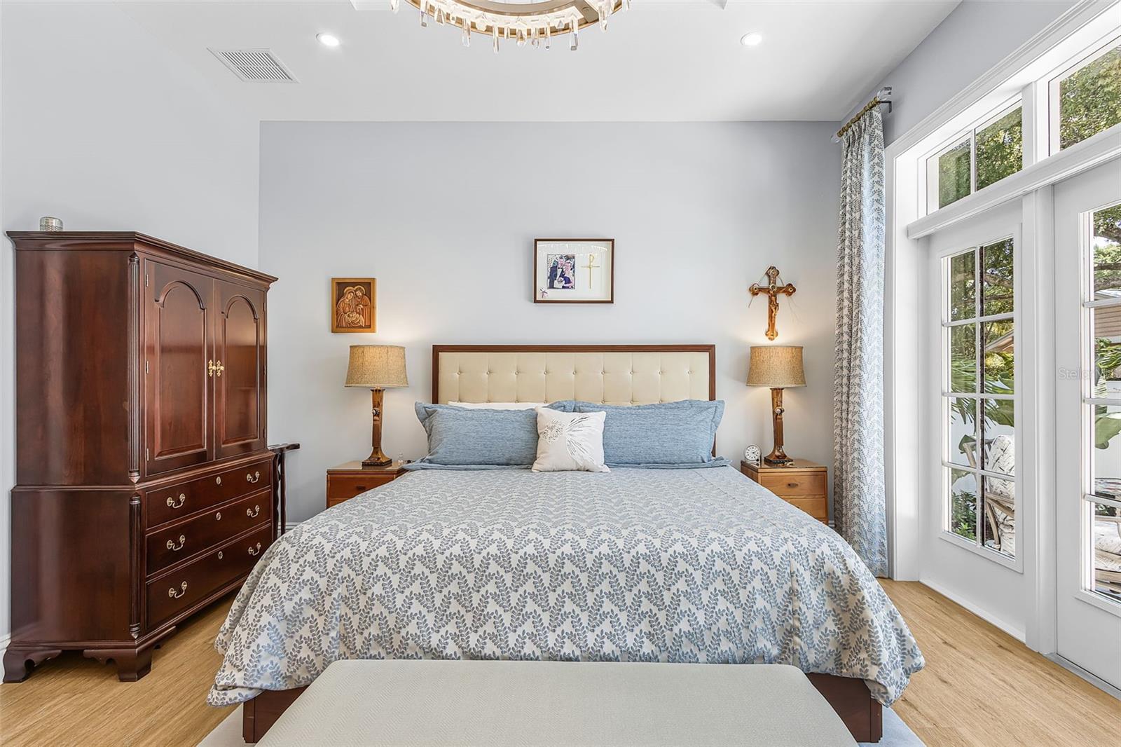1426 S OSPREY AVE