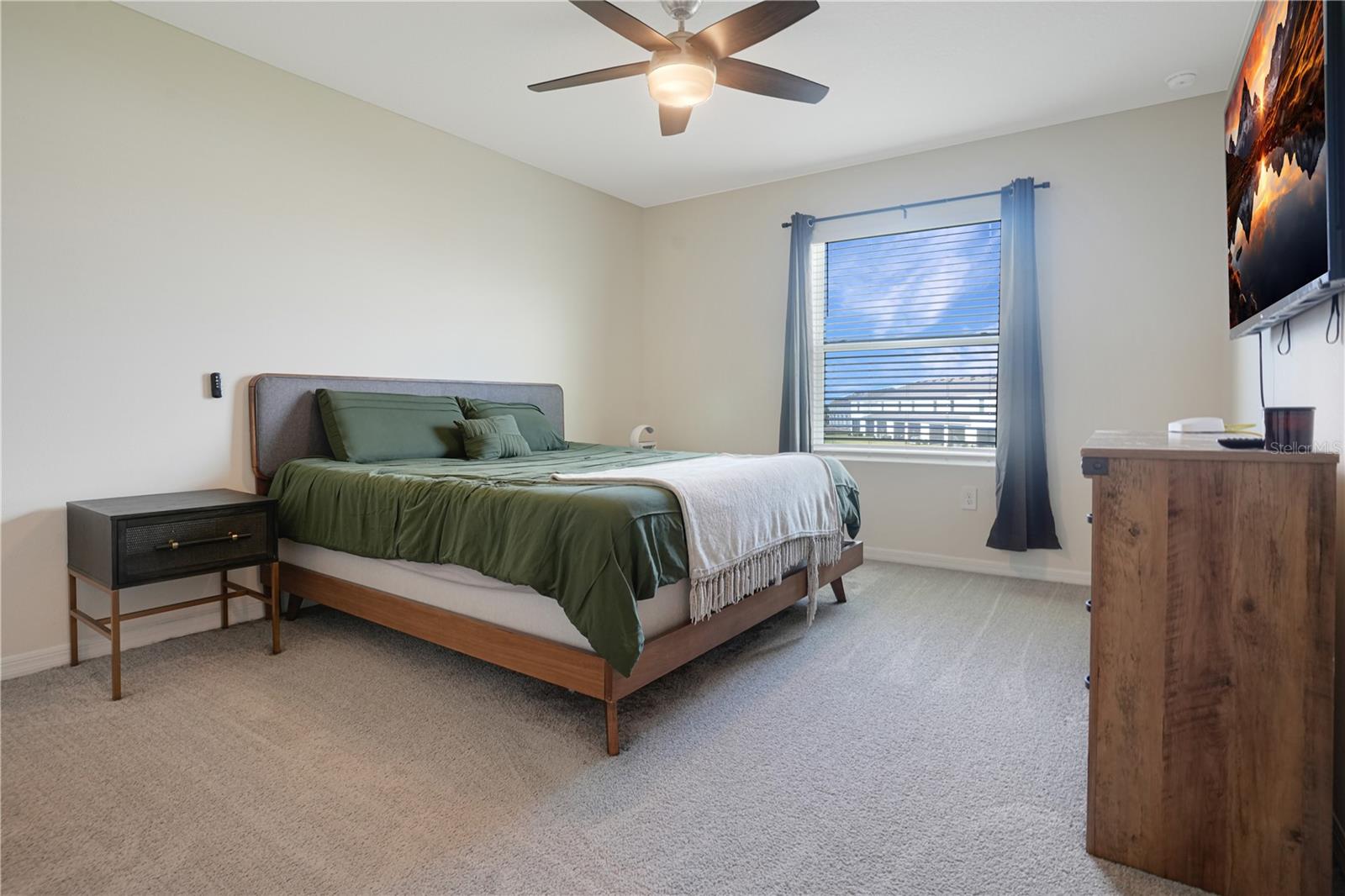 17579 CRESCENT MOON LOOP