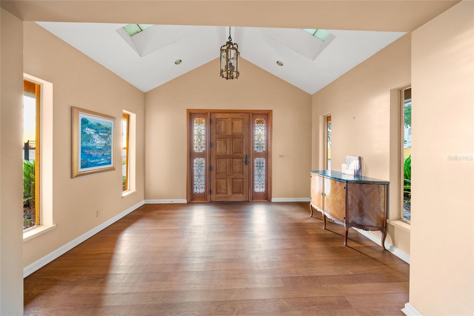 1136 N LAKE SHORE DR