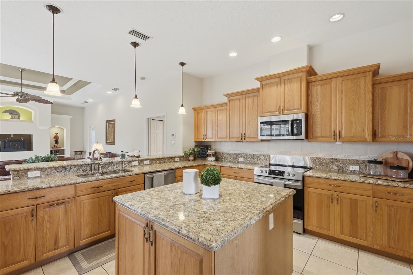2701 LITTLE COUNTRY RD