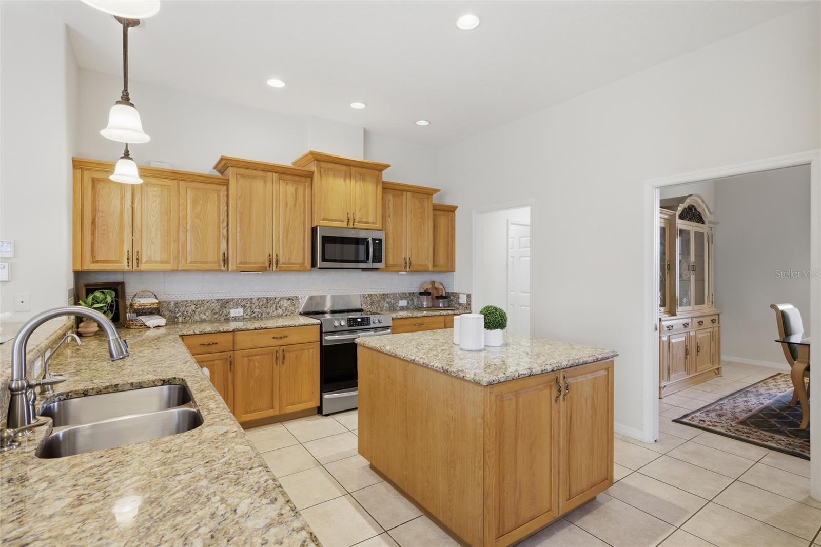 2701 LITTLE COUNTRY RD