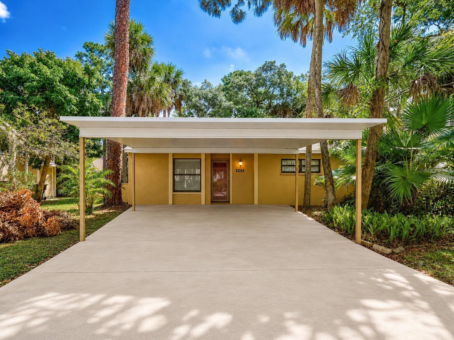 4956 VILLAGE GARDENS DR #145