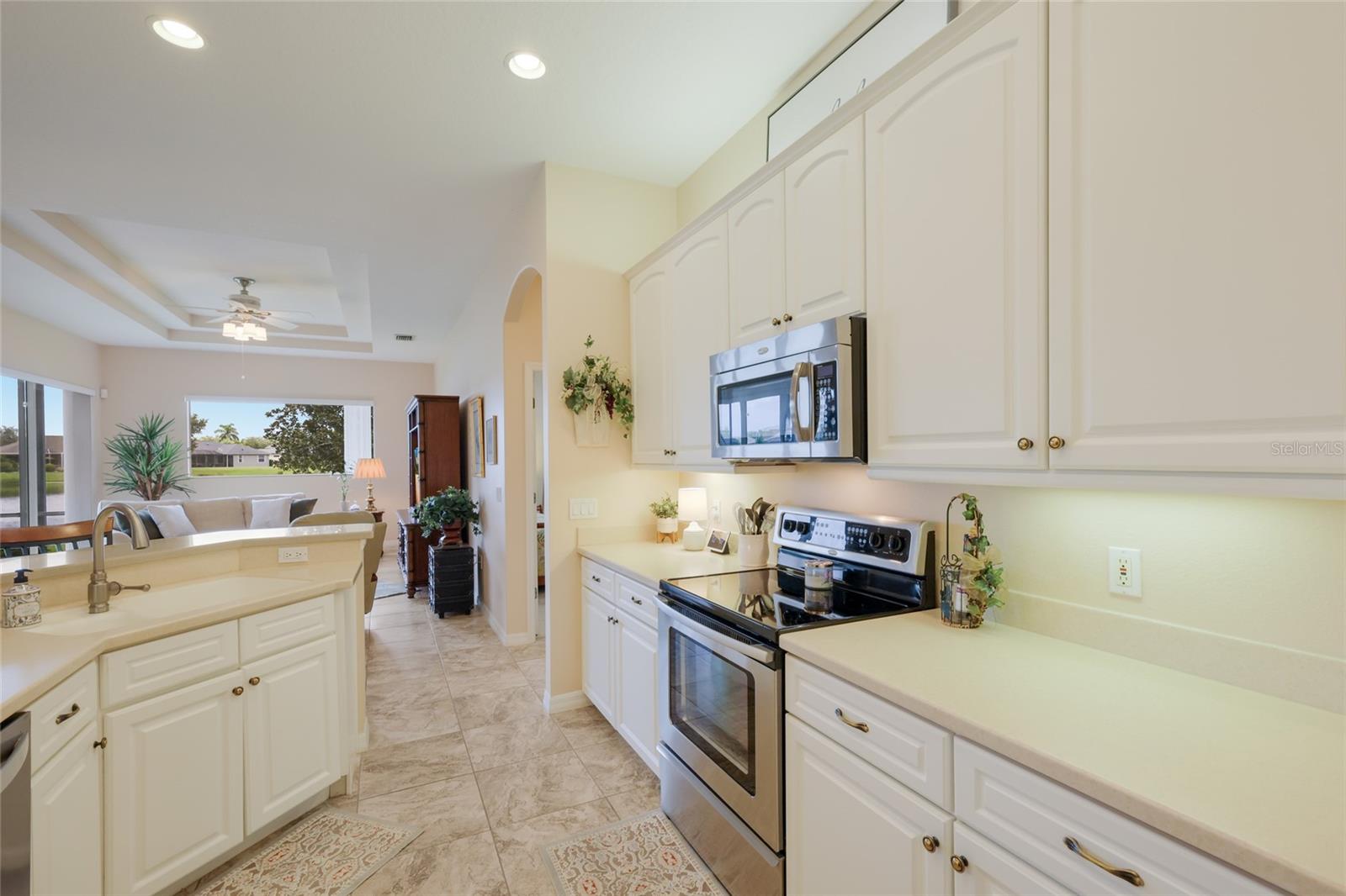 248 DAHLIA CT