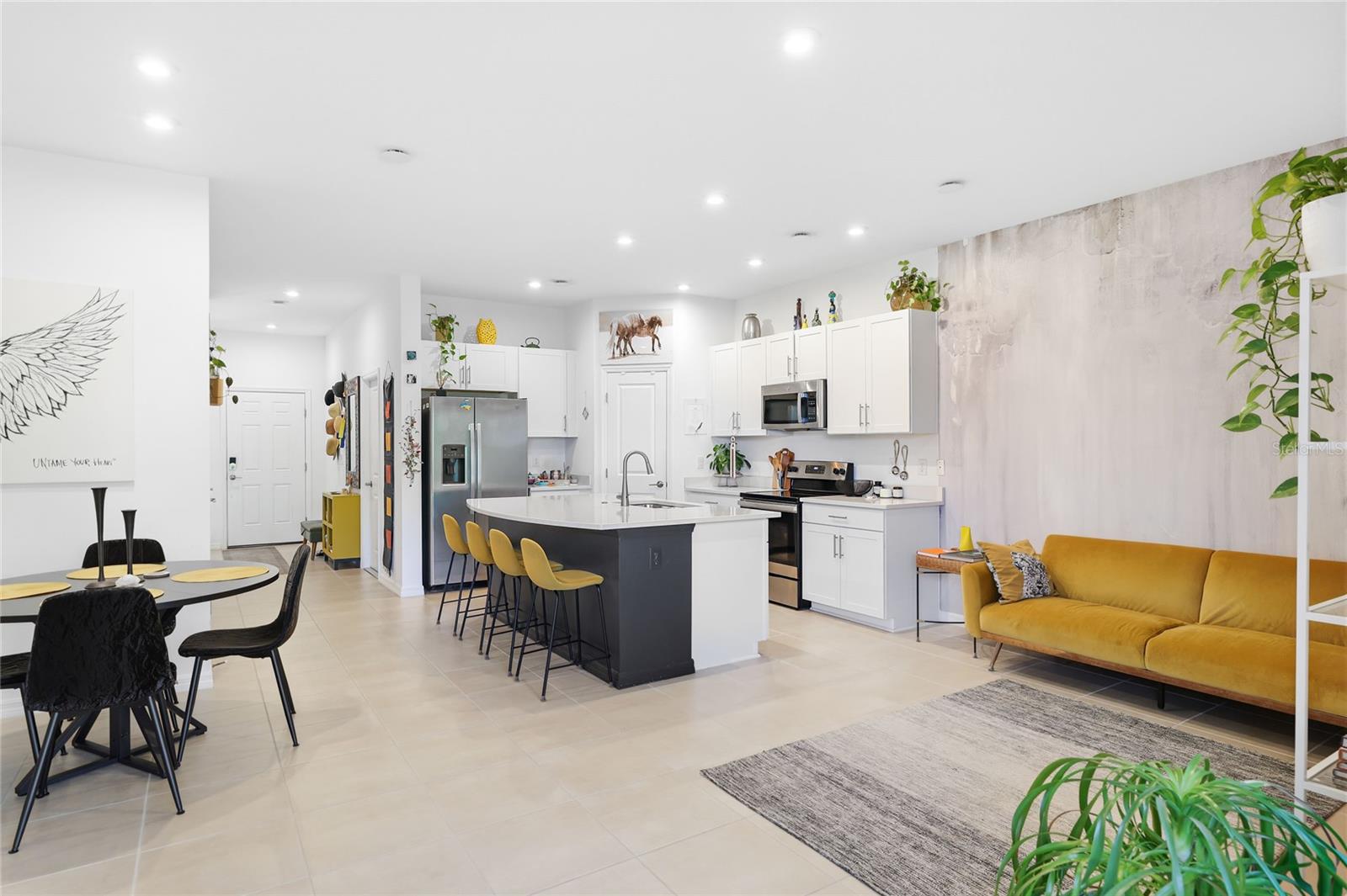 8605 LUNAR SKYE ST