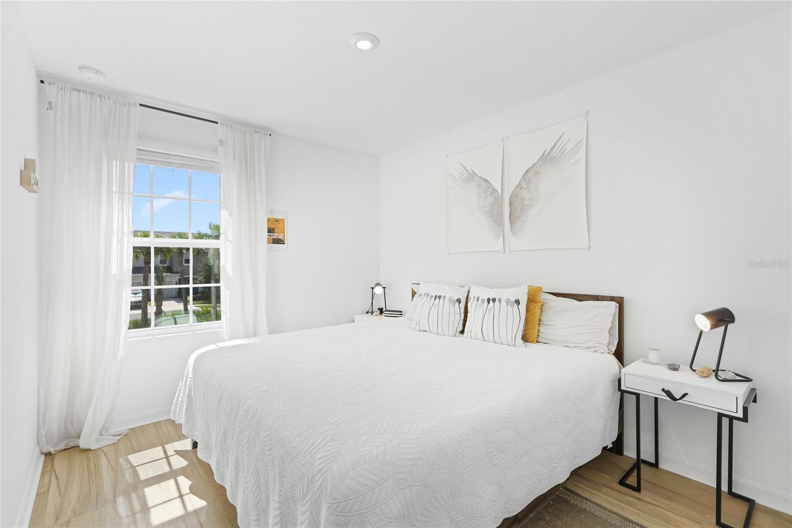 8605 LUNAR SKYE ST