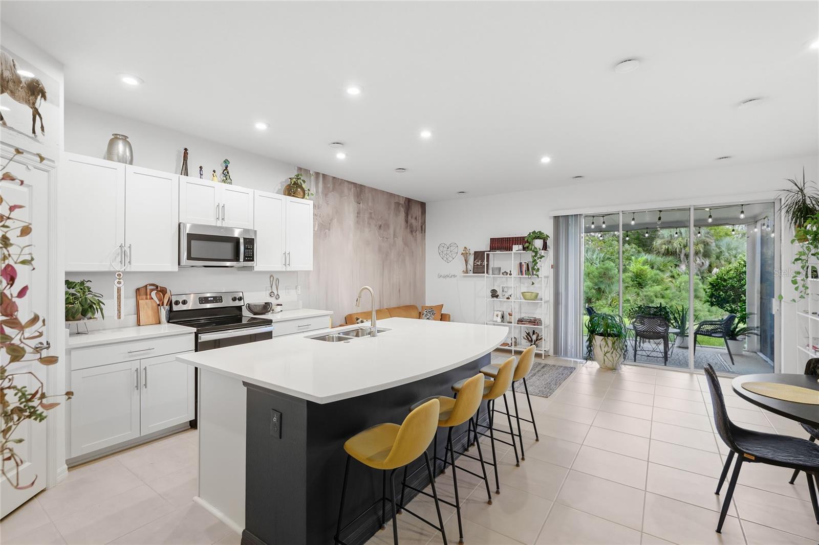8605 LUNAR SKYE ST