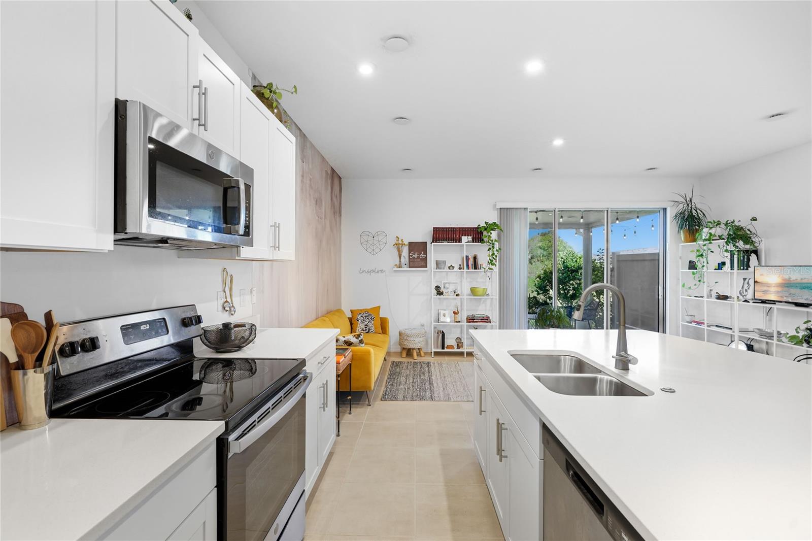 8605 LUNAR SKYE ST