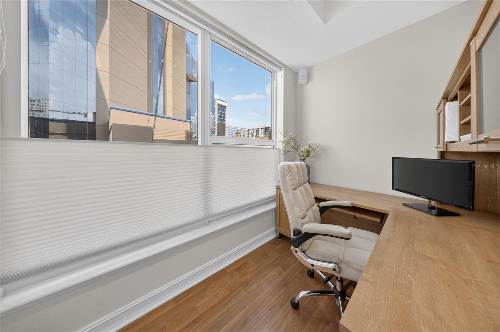 1233 N GULFSTREAM AVE #401