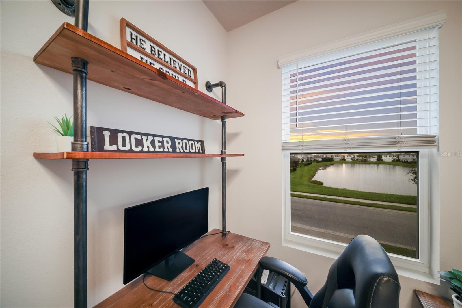 3471 HILLTOP CIR