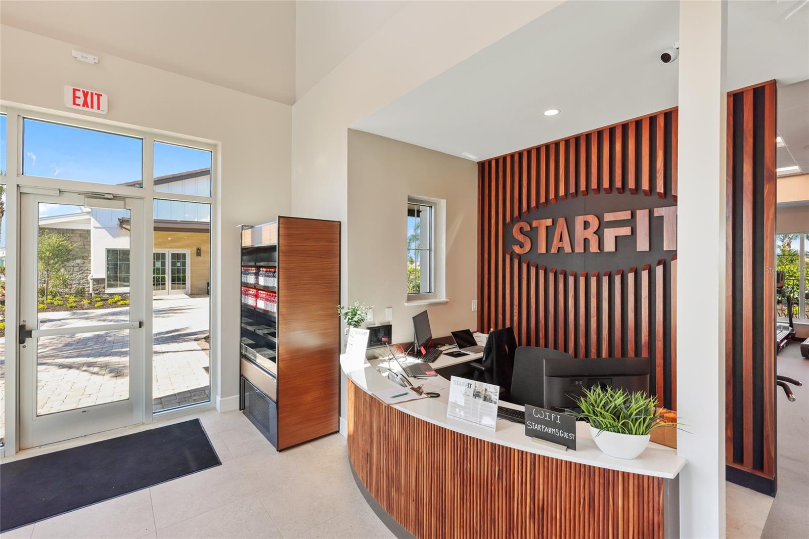 3471 HILLTOP CIR
