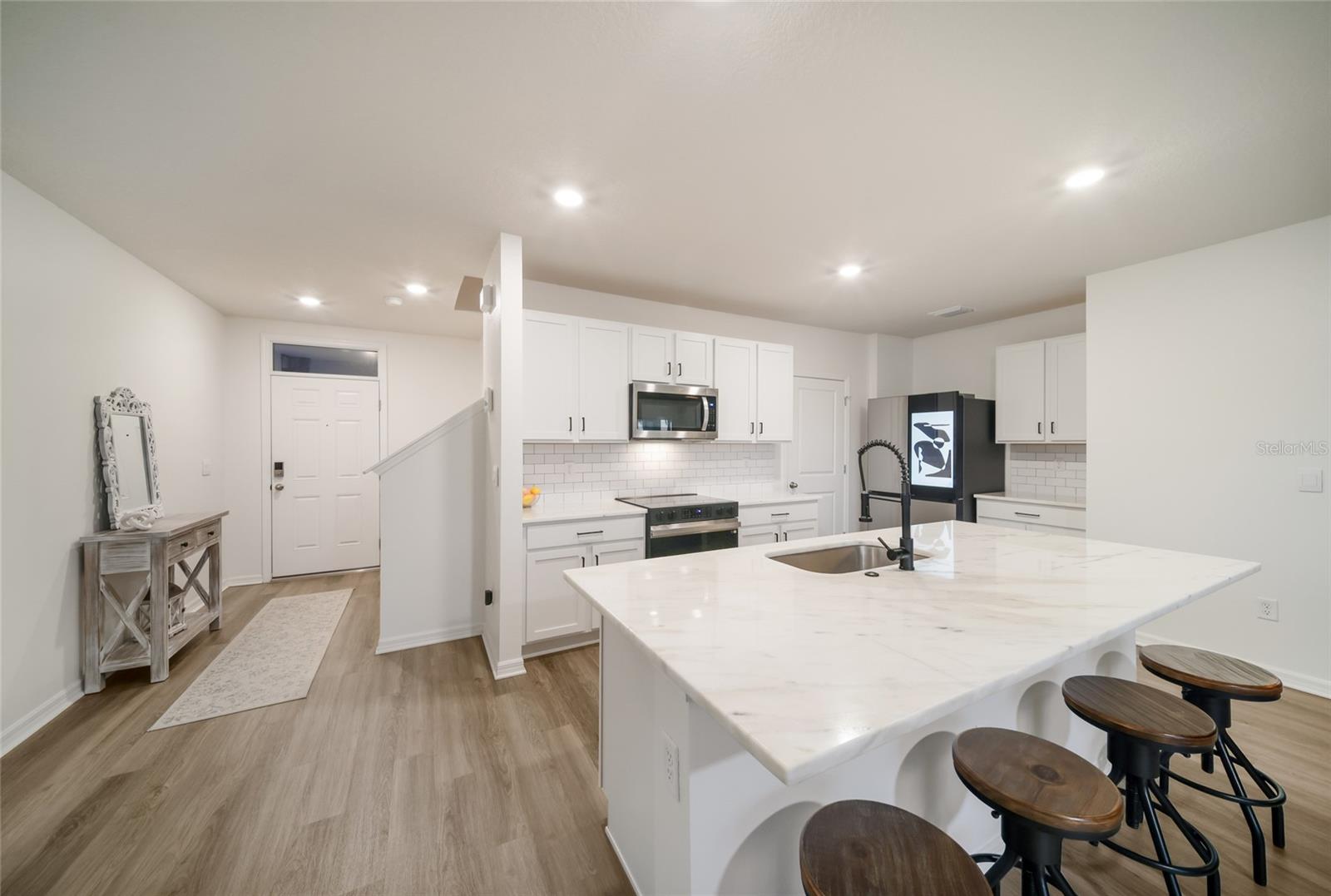 3471 HILLTOP CIR