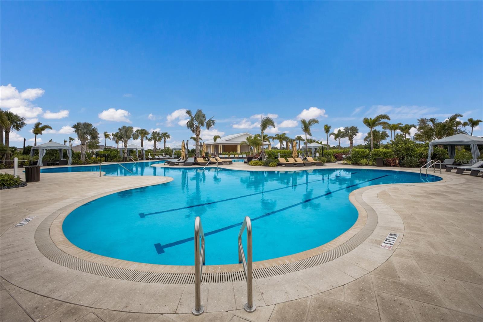 3471 HILLTOP CIR