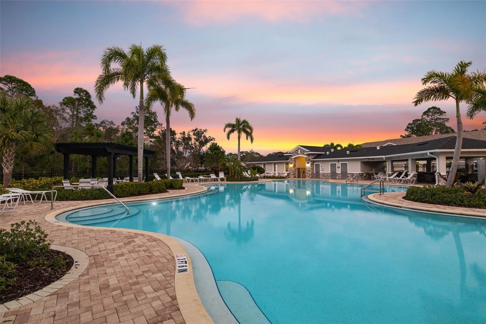 6593 SERENITY FALLS LN