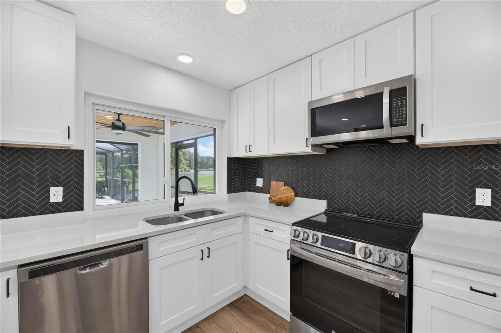 104 BARRINGTON DR