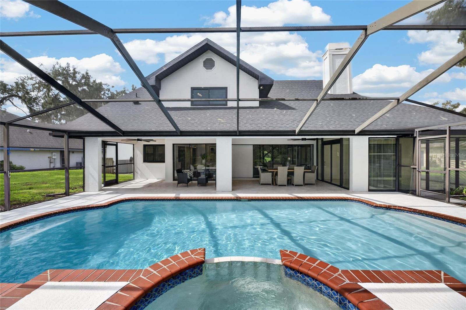 104 BARRINGTON DR