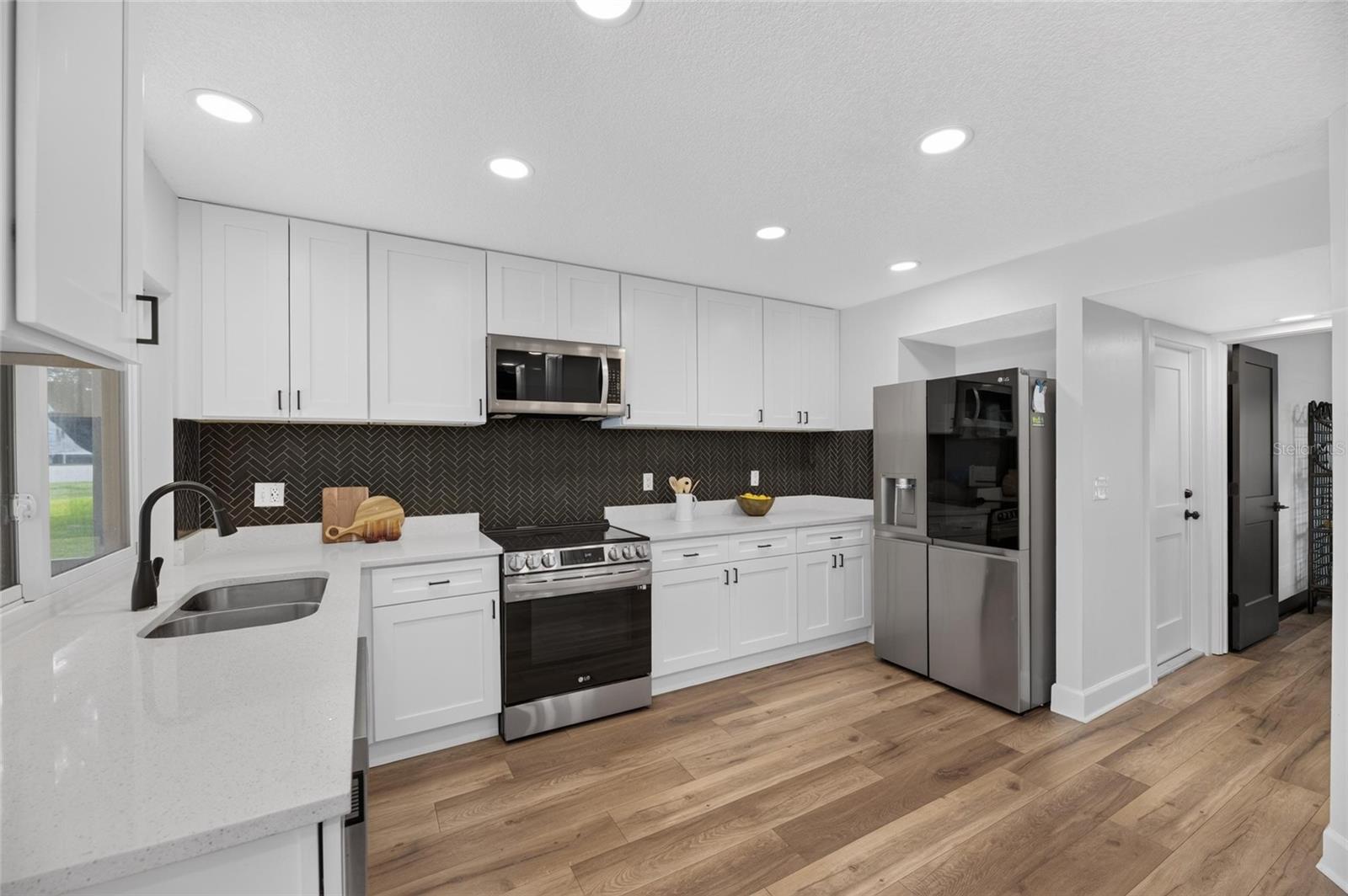 104 BARRINGTON DR