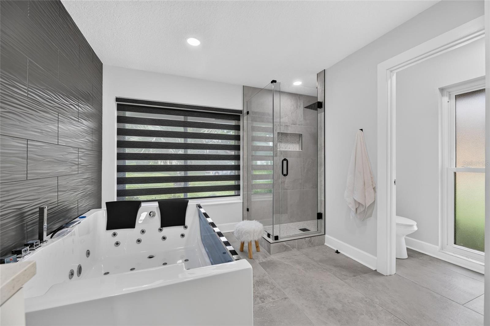 104 BARRINGTON DR
