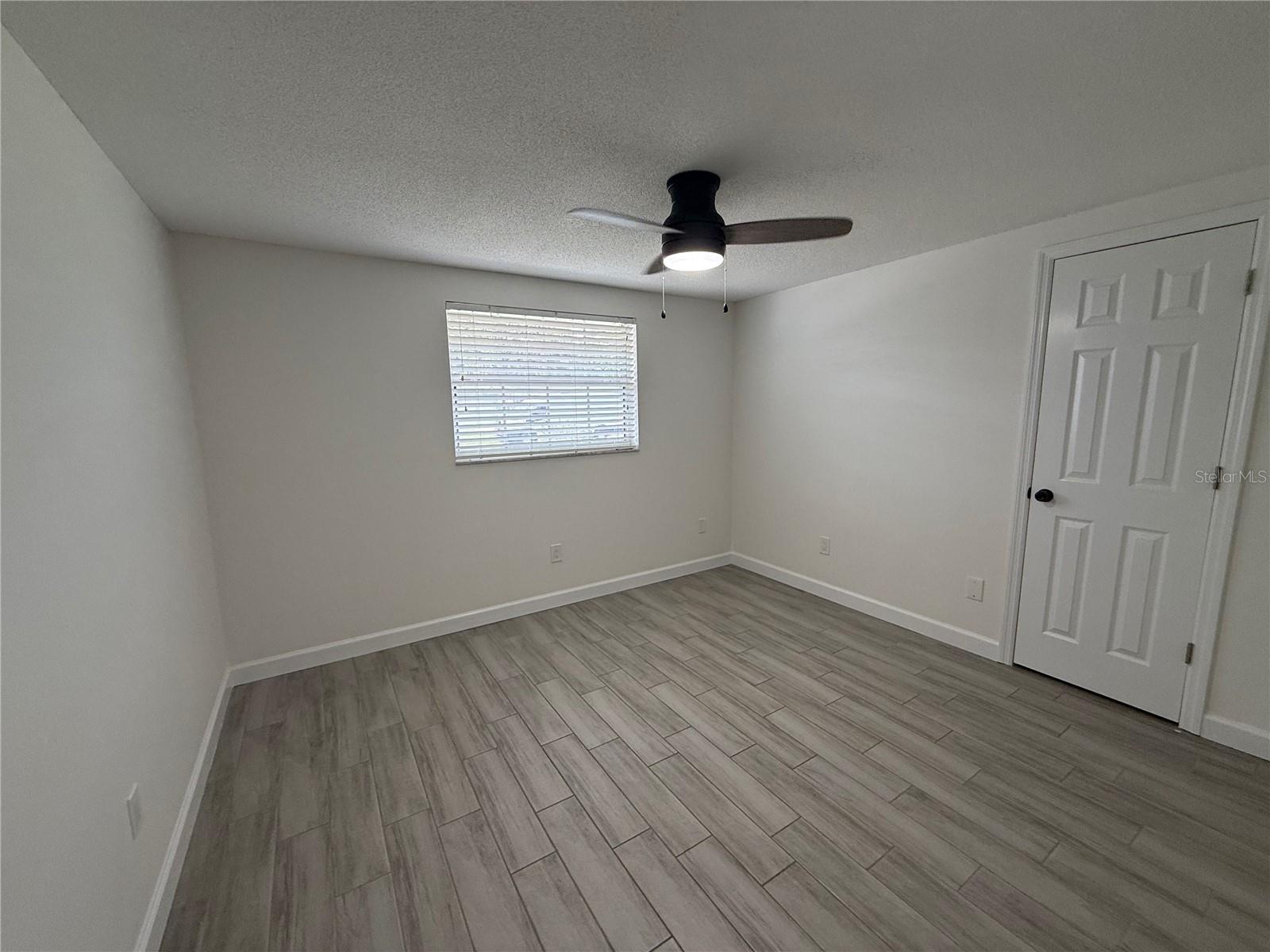 4039 VELARDE LN