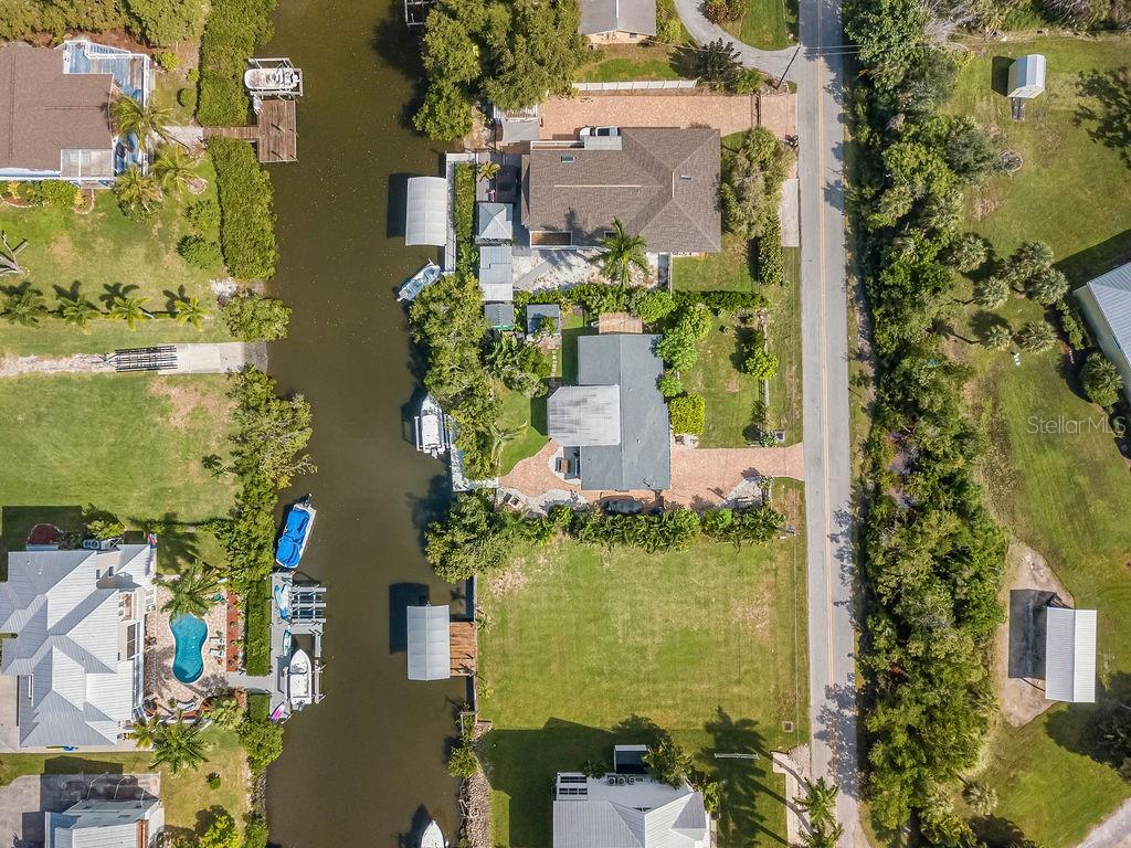 1831 BAYSHORE DR