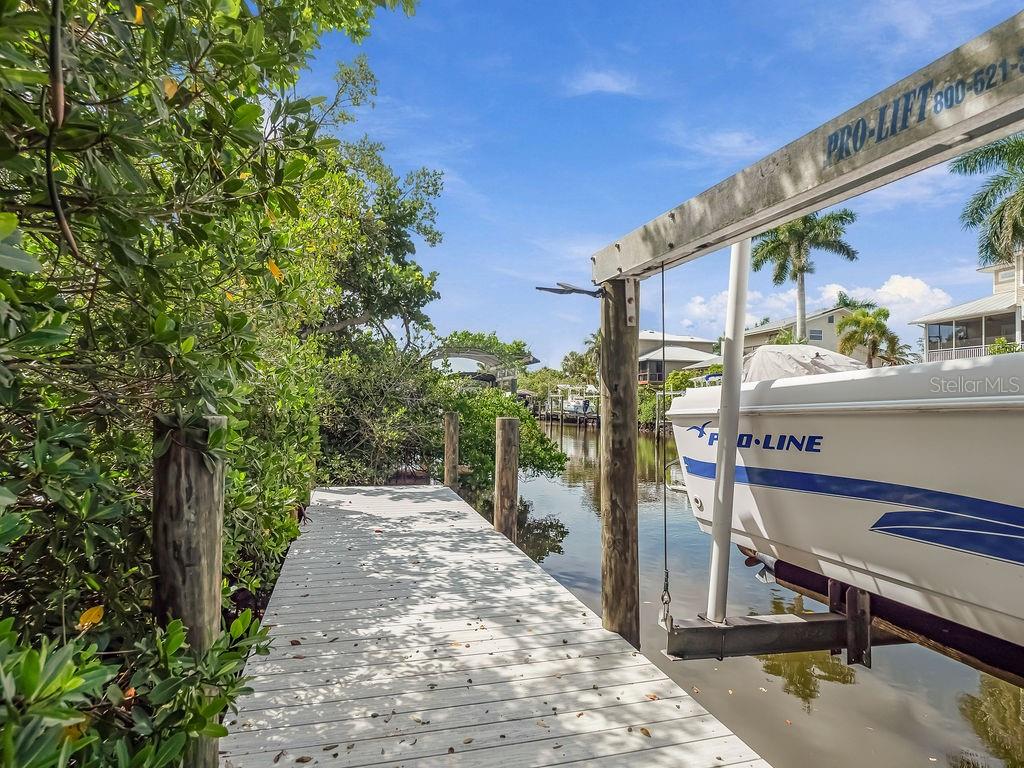 1831 BAYSHORE DR