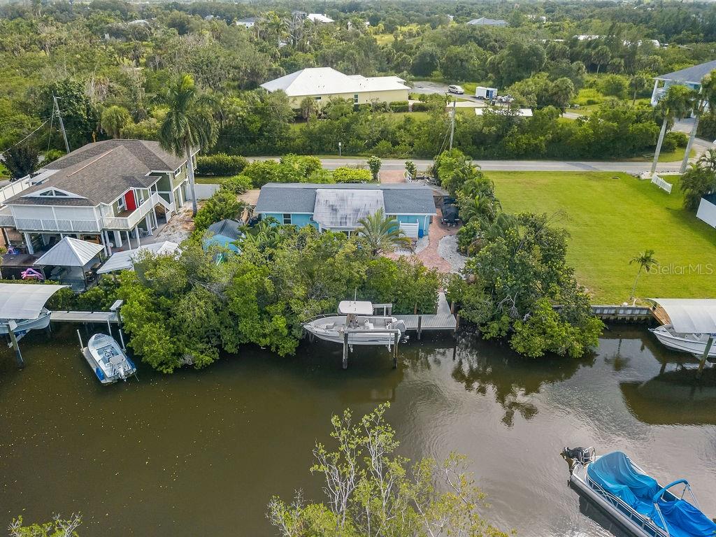 1831 BAYSHORE DR