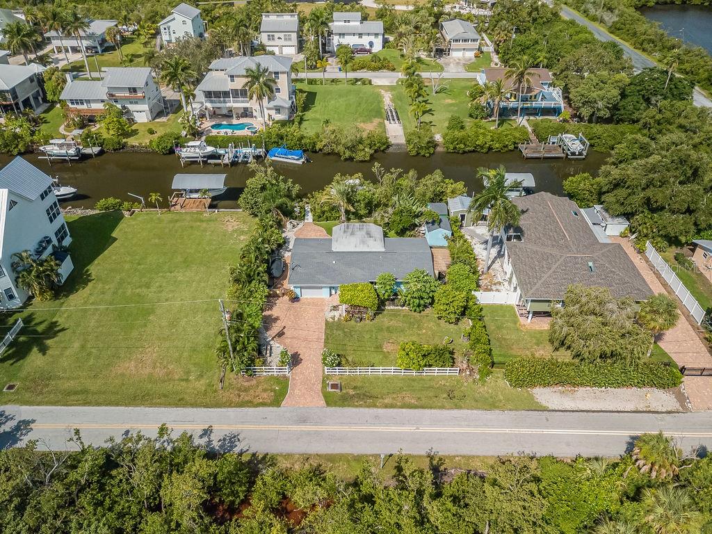 1831 BAYSHORE DR