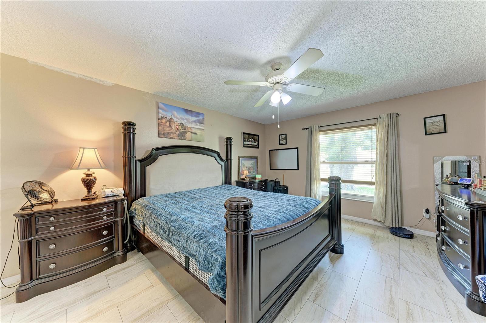 1520 SUNNYHILLS DR