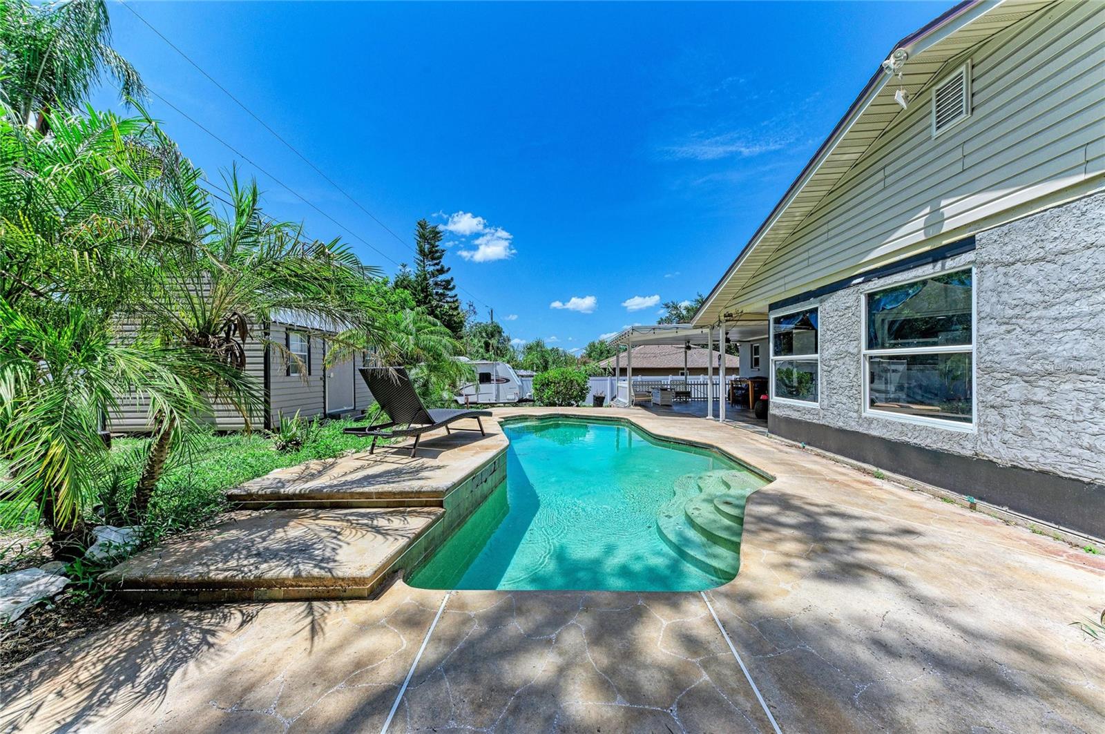 1520 SUNNYHILLS DR
