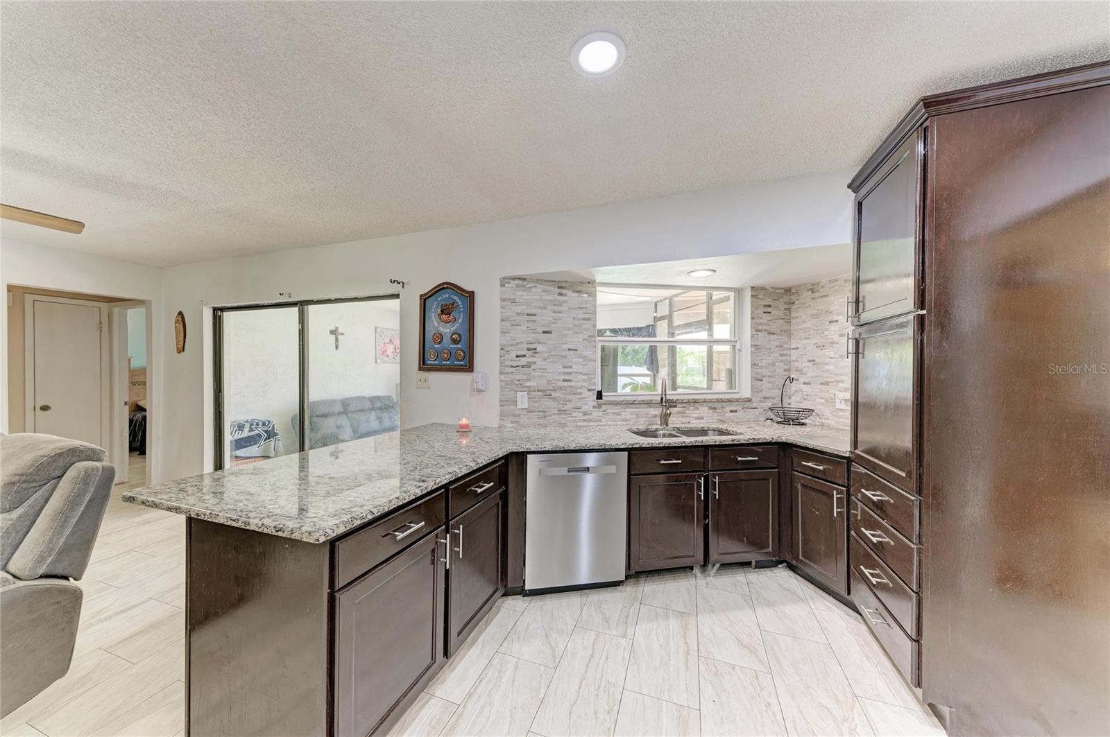 1520 SUNNYHILLS DR