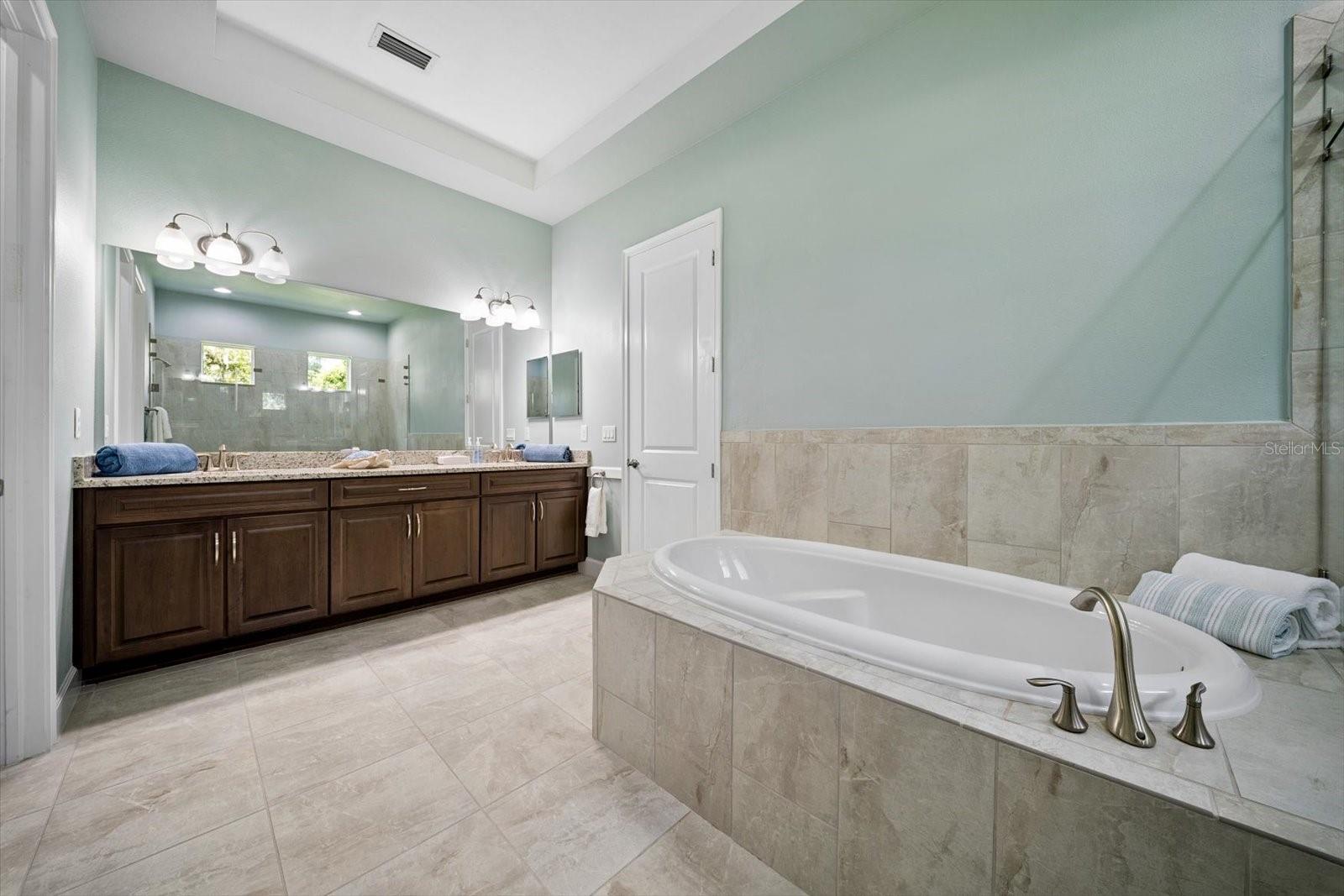 2304 STARWOOD CT