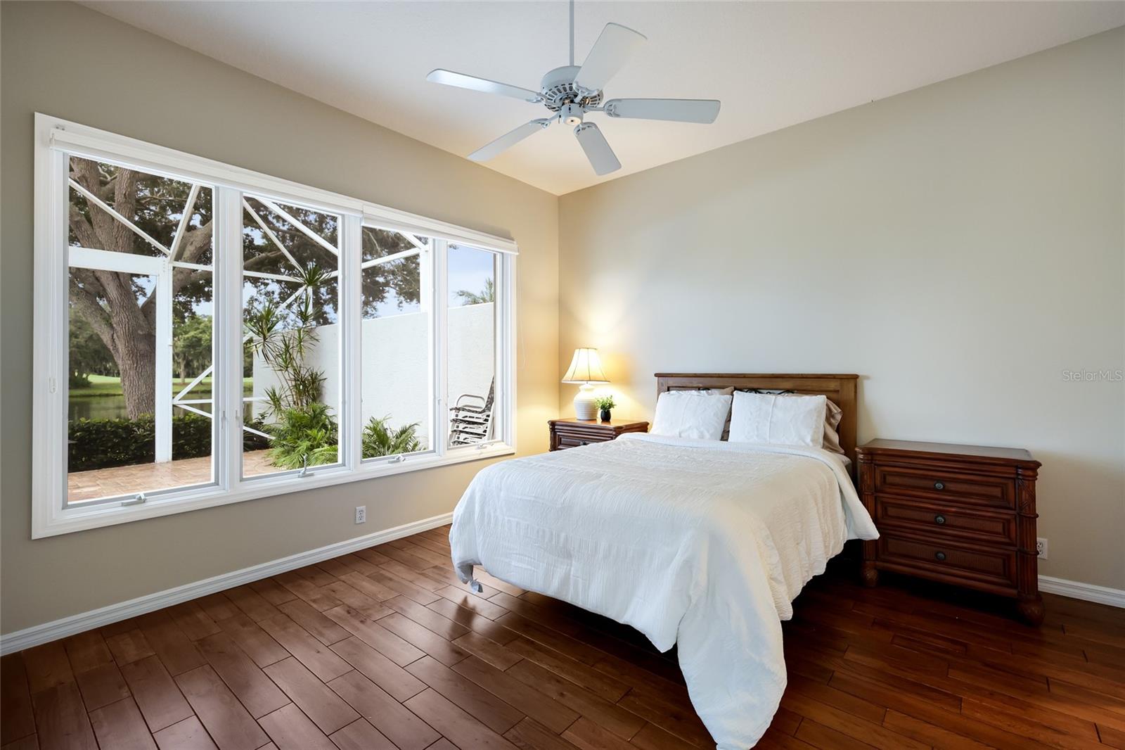 8728 52ND DR E