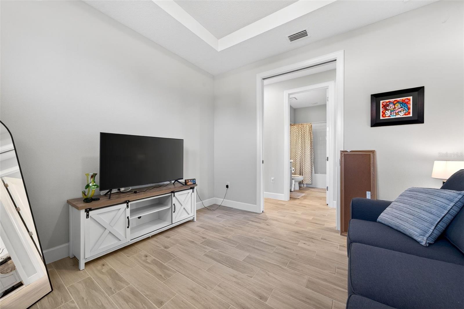 3021 VENETO CT