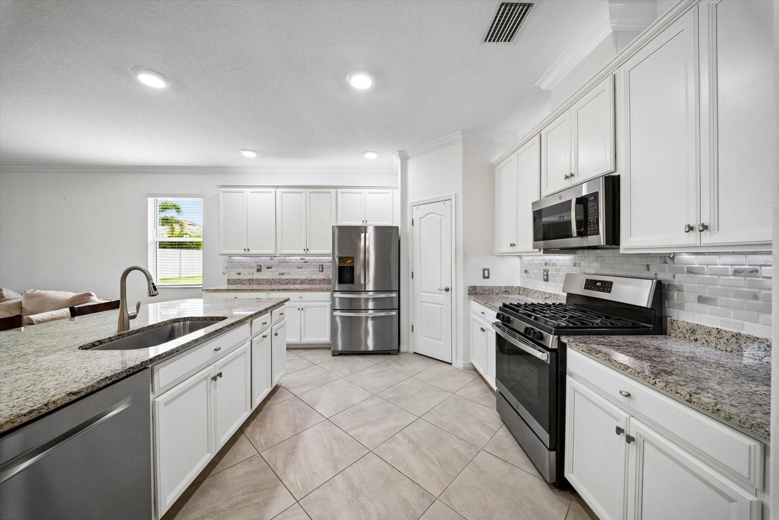 2505 AVOLET CT