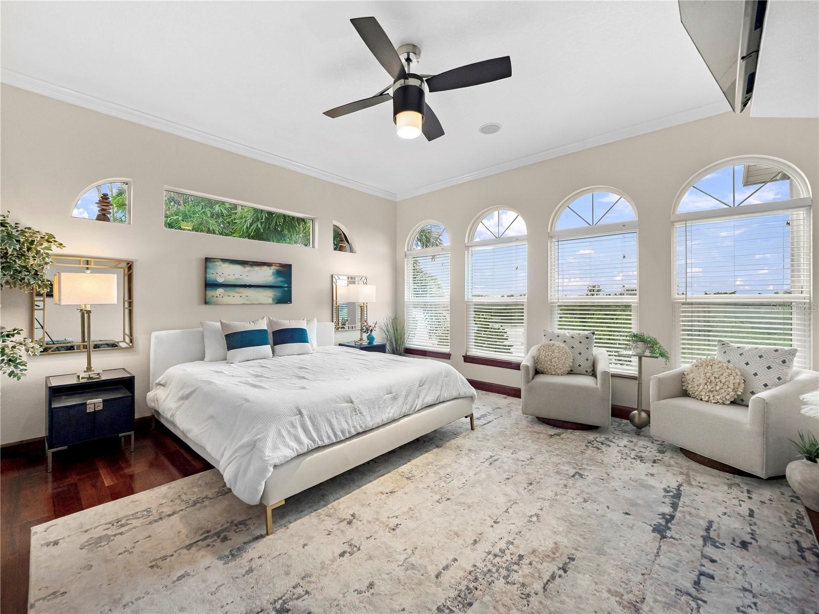 908 BAYSHORE DR