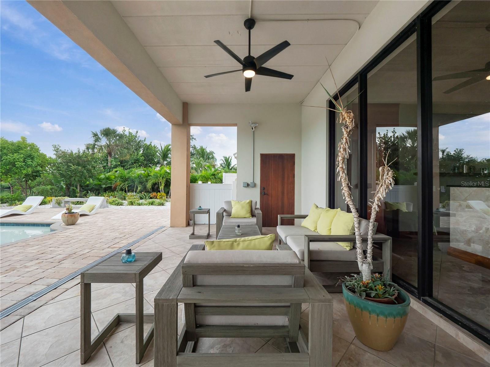 908 BAYSHORE DR