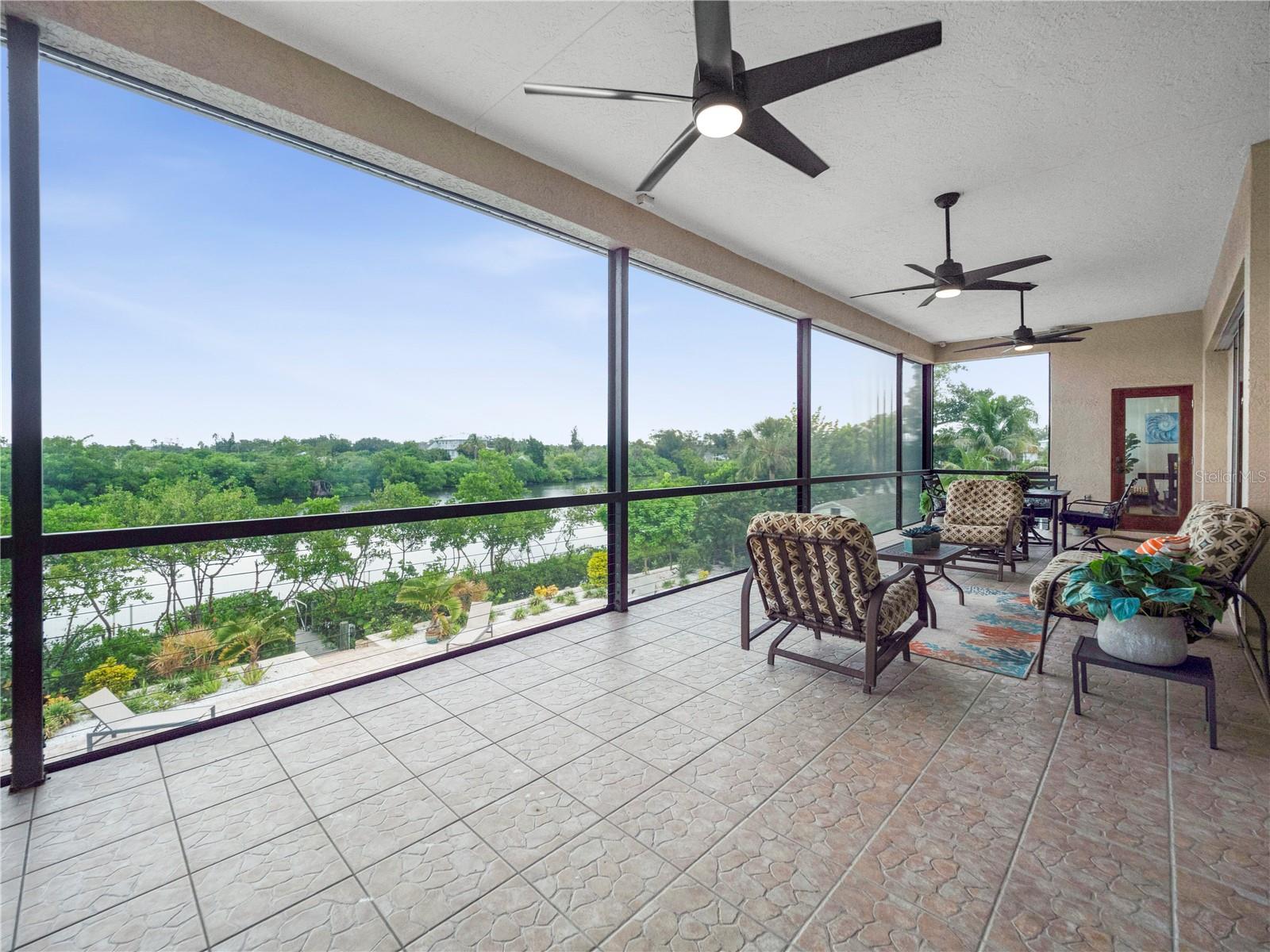 908 BAYSHORE DR