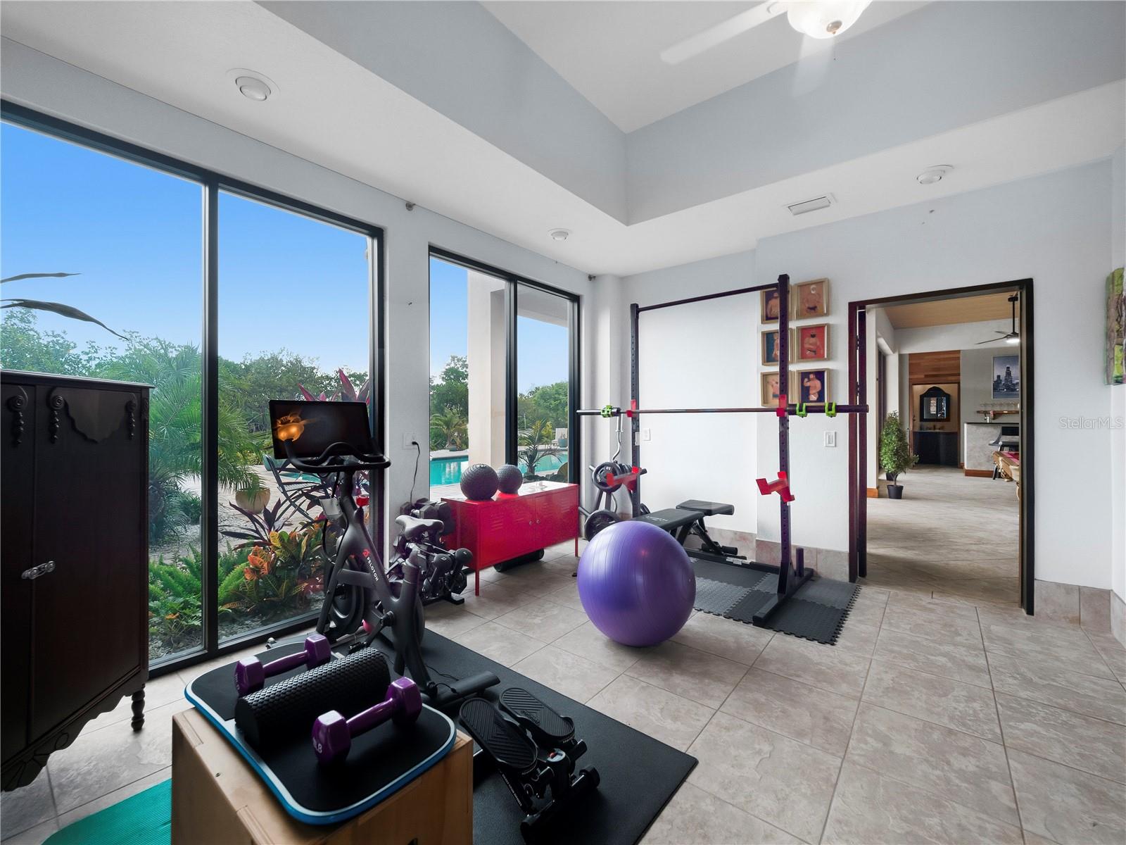 908 BAYSHORE DR