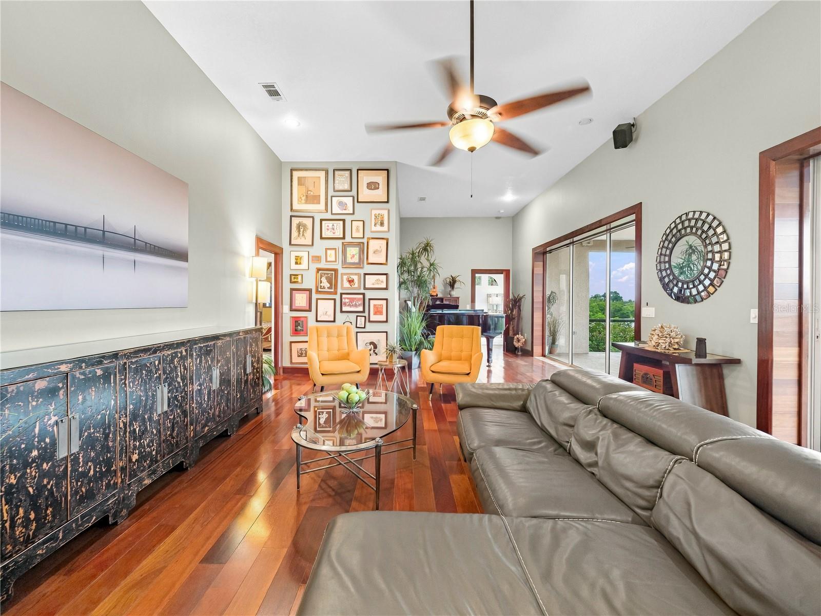 908 BAYSHORE DR