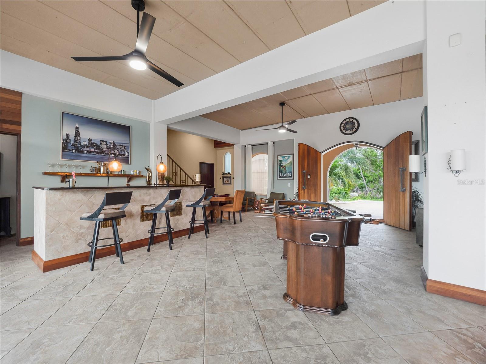 908 BAYSHORE DR