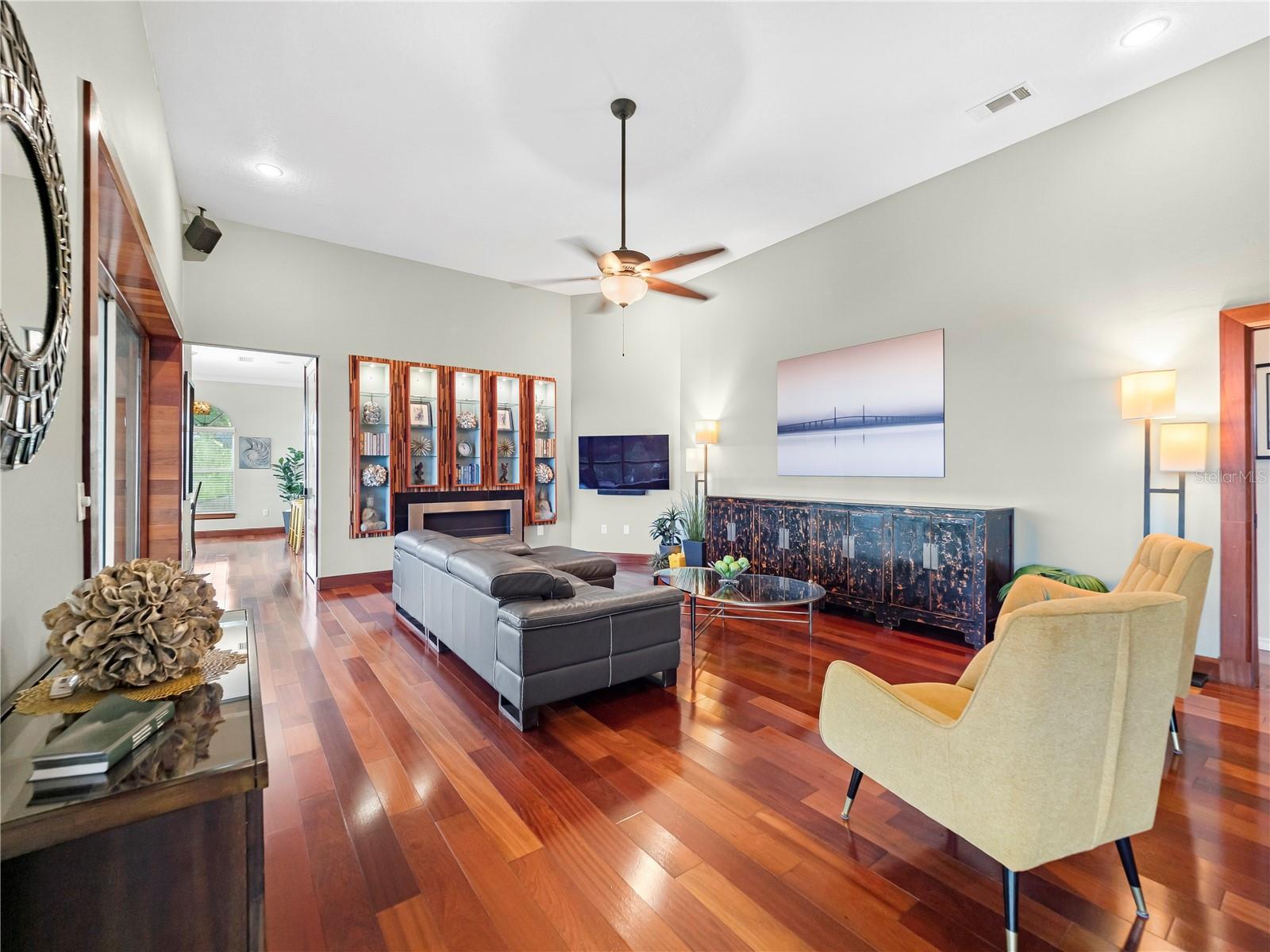 908 BAYSHORE DR
