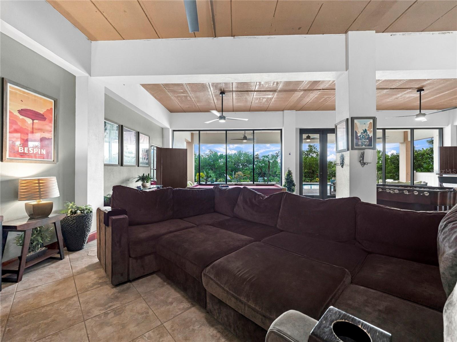 908 BAYSHORE DR