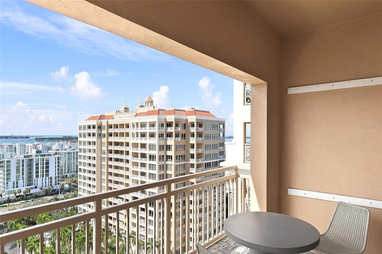 1111 RITZ CARLTON DR #1704